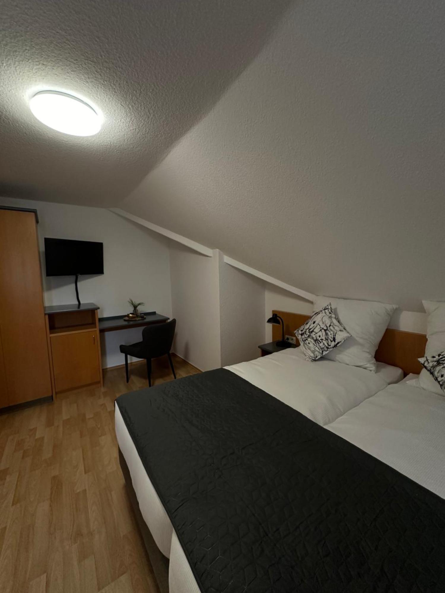 Hotel Restaurant Haus Odendahl โคโลญ ภายนอก รูปภาพ